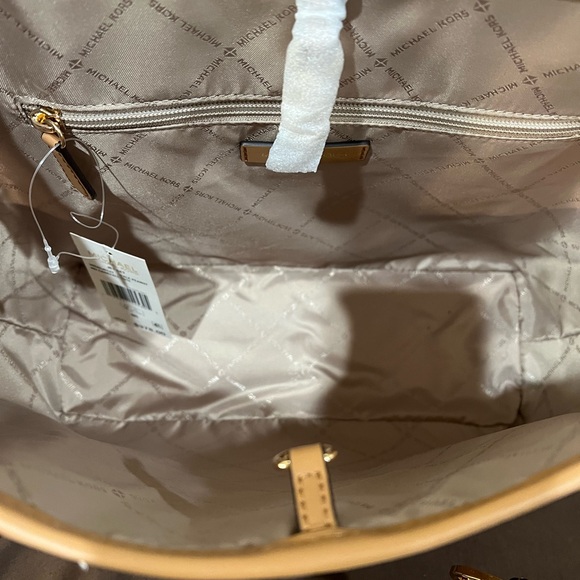 MICHAEL MICHAEL KORS JET SET 384GJ62Y PALE PEANUT MD CARRYALL TOTE SMLS029-0001 - Picture 2 of 7